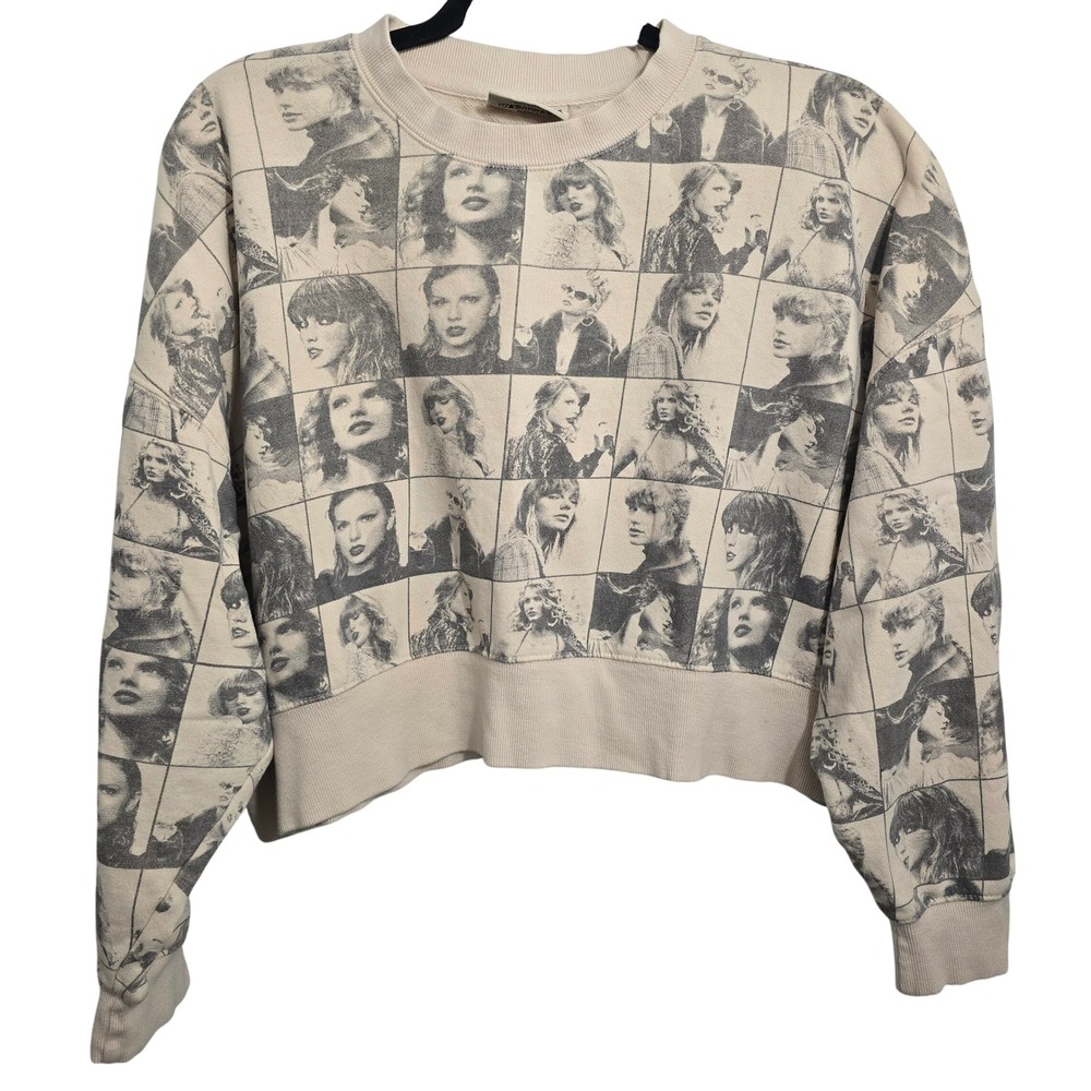 Taylor Swift The Eras Tour All Over Print Cropped Sweatshirt Beige Small RN55219